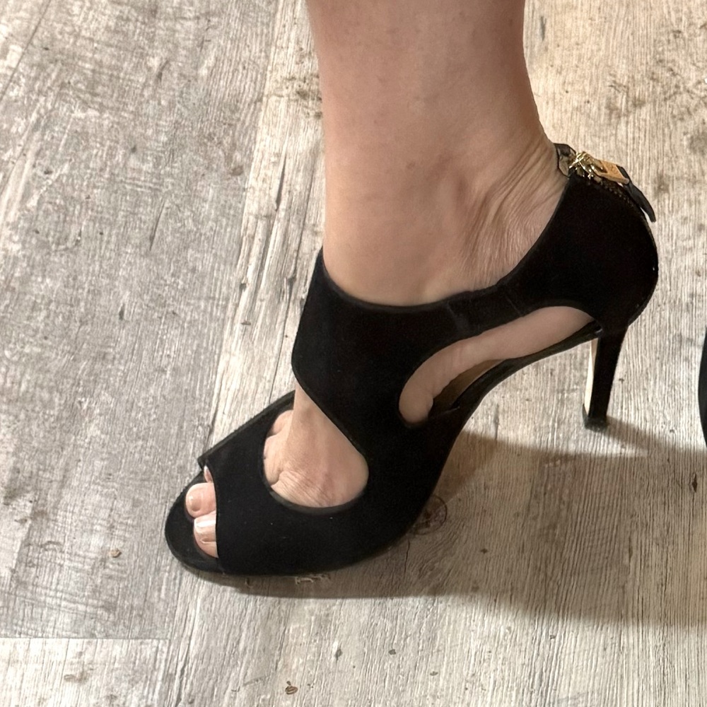 LK Bennett “Alma” Heel Shoes.  Made in Italy.  Real leather/Suede.  Size 38.